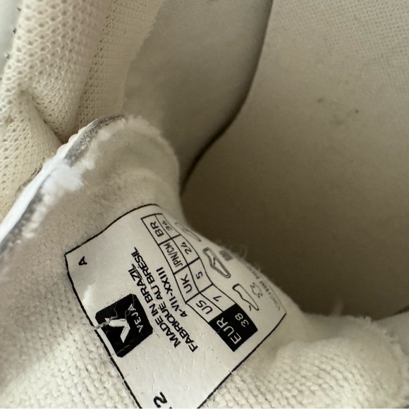 Veja White Sneakers - Picture 5 of 5